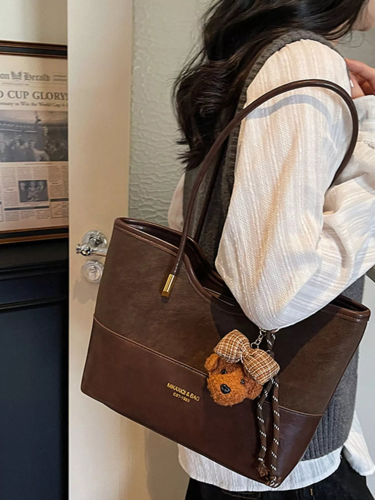 Structured Vegan Leather Shoulder Bag in Brown, Camel